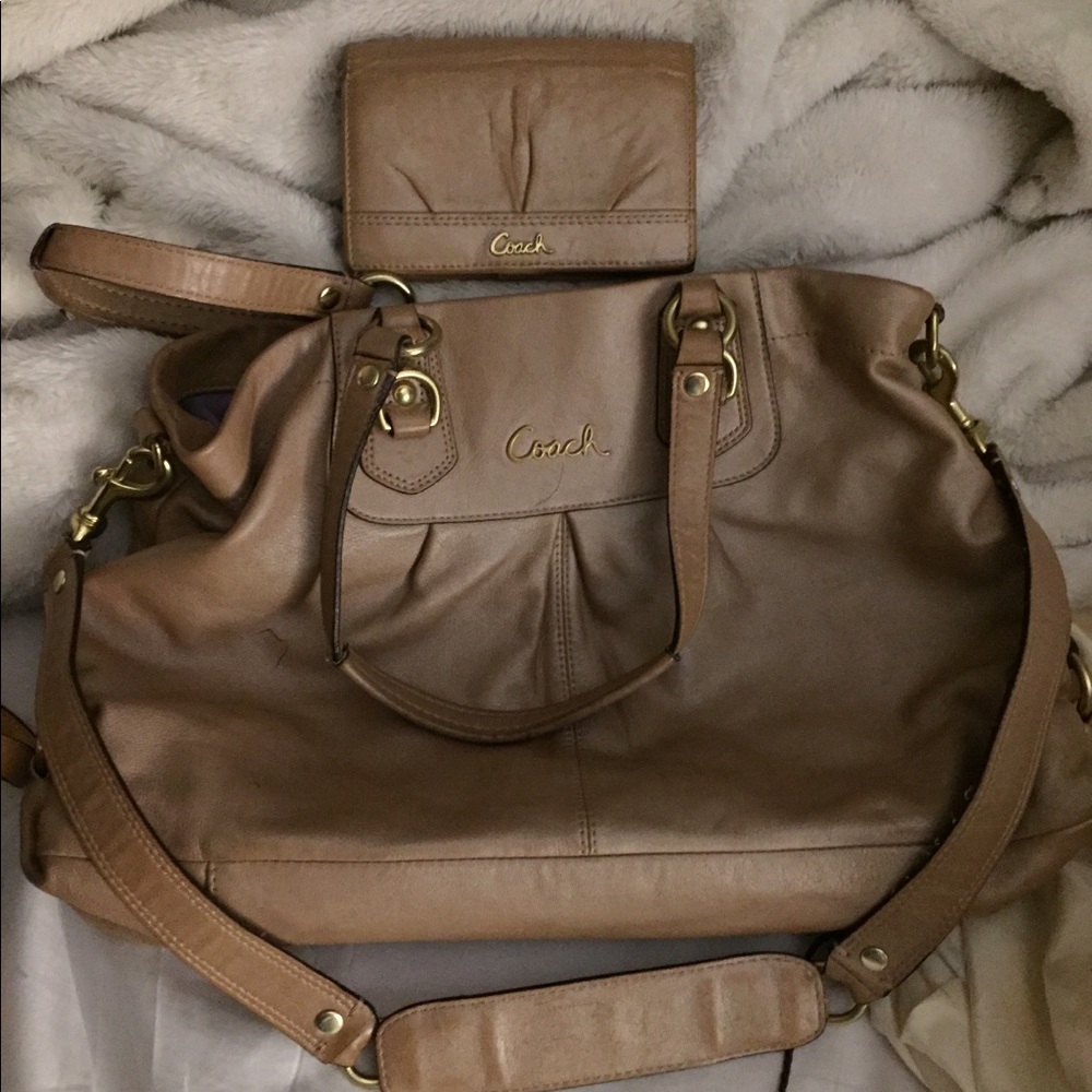 Authentic coach handbag with wallet